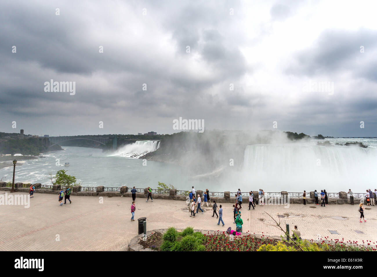 Blick auf die Niagarafälle von der kanadischen Küste, südlichen Ontario Kanada, Nordamerika Stockfoto