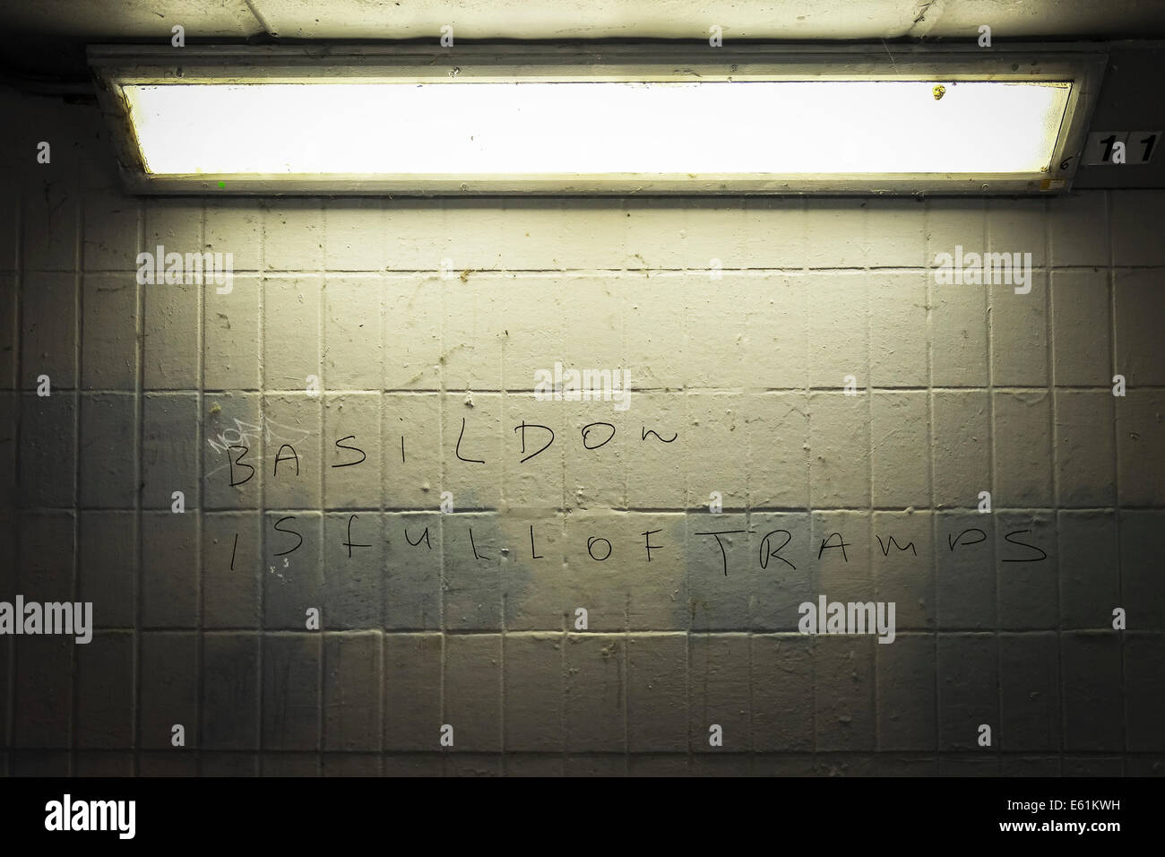 Graffiti an der Wand geschrieben. Stockfoto