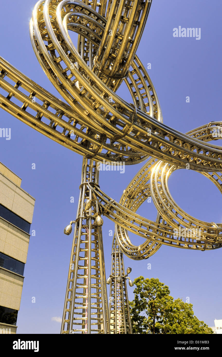 Moderne Stahl-Skulptur in Minato Mirai Büro- und Einkaufszentrum Entwicklung, Yokohama, Japan Stockfoto