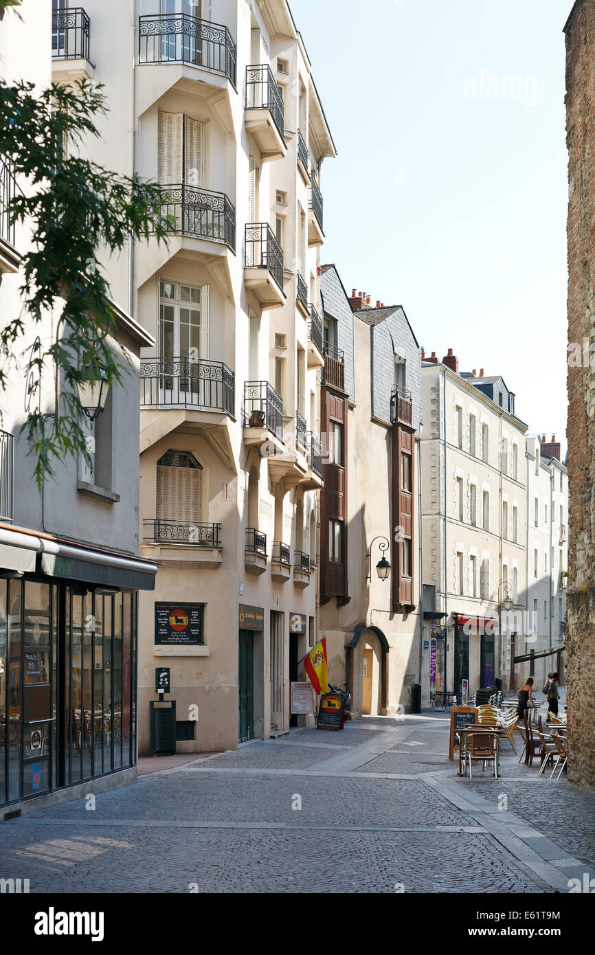 NANTES, Frankreich - 25. Juli 2014: Straße Rue des Echevins in Nantes, Frankreich. Nantes ist die Hauptstadt des Pays De La Loire re Stockfoto