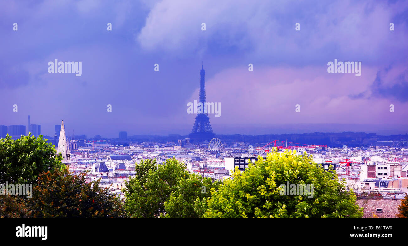 Skyline von Paris mit Eiffelturm Stockfoto