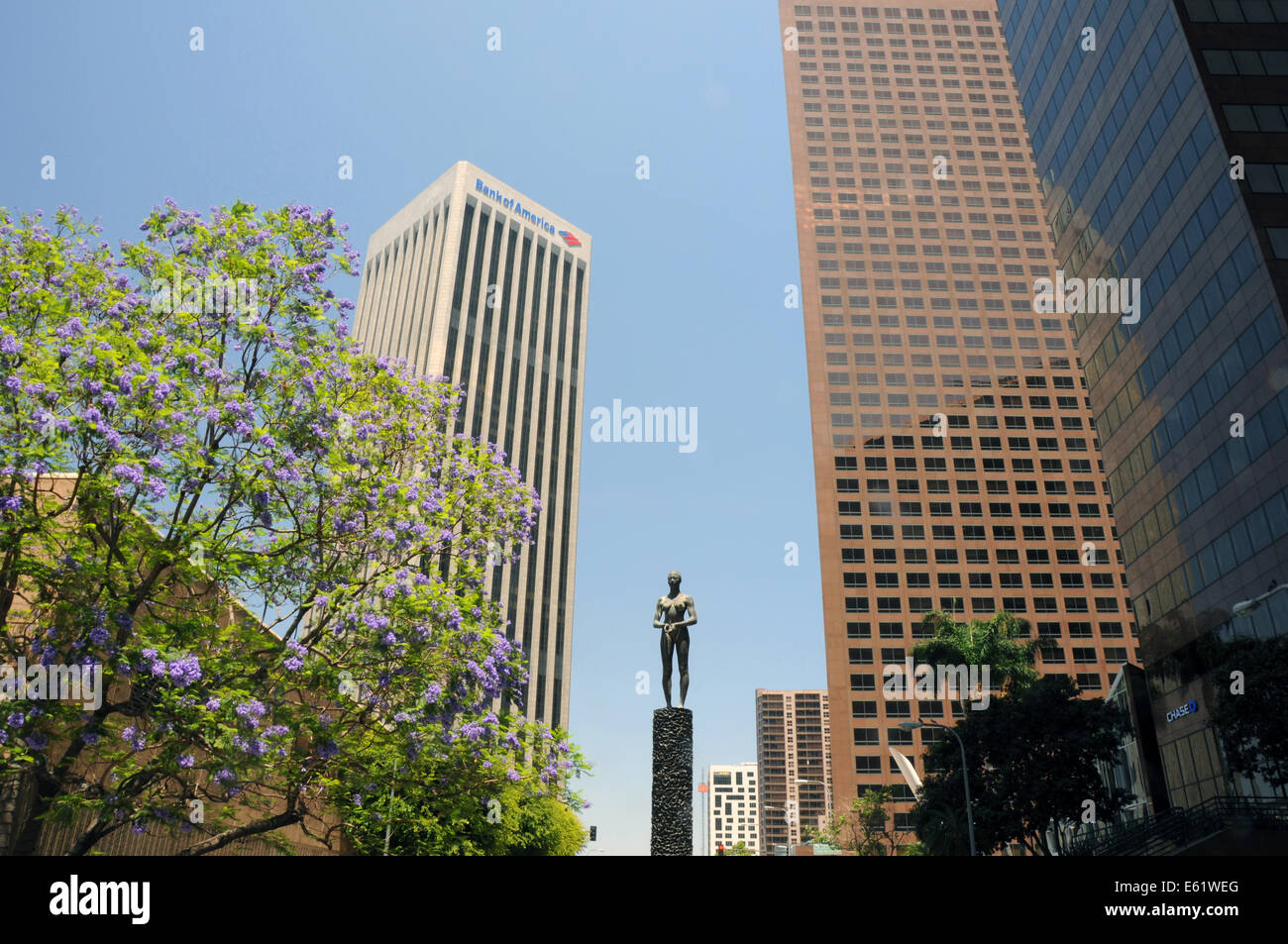 Robert Graham, 1992. Bronzeskulptur auf Bunker Hill Treppe hinunter die Los Angeles Public Library. Stockfoto