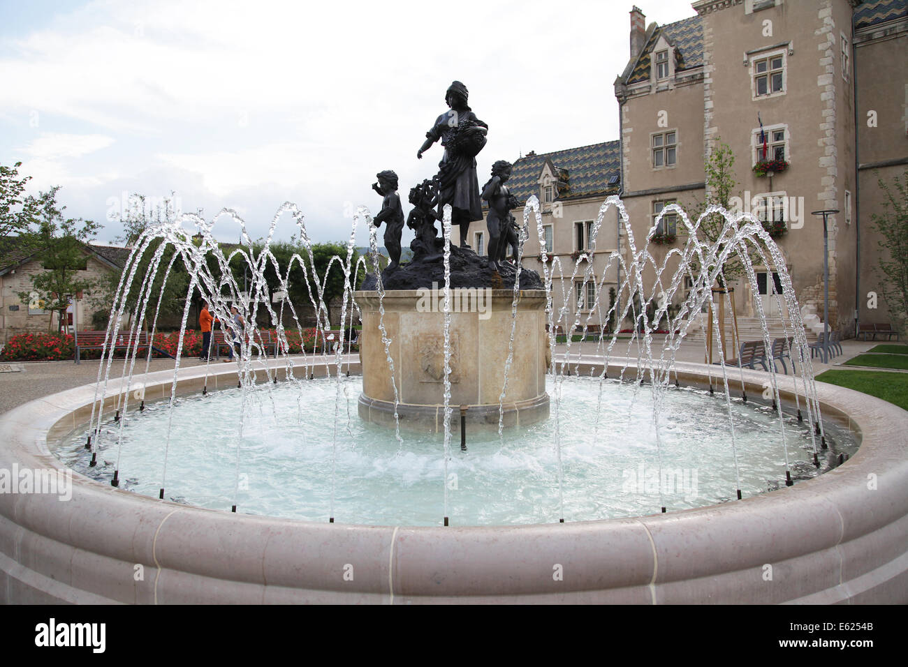 Wasserbrunnen Hotel de Ville in Meursault Gemeinde im Departement Côte-d'Or in Bourgogne Burgund Stockfoto