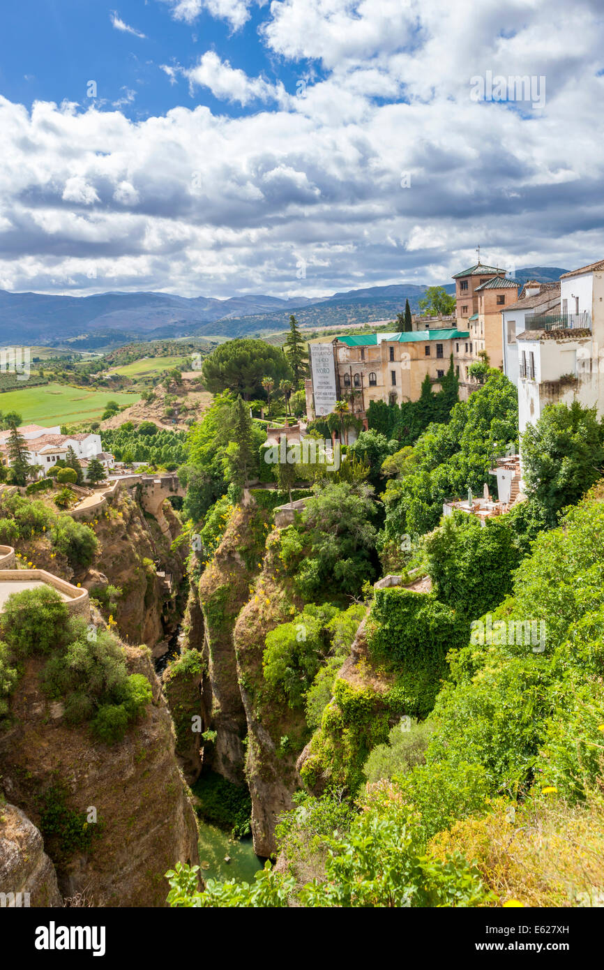 Blick auf El Tajo Schlucht, Ronda, Malaga Provinz, Andalusien, Spanien, Europa. Stockfoto