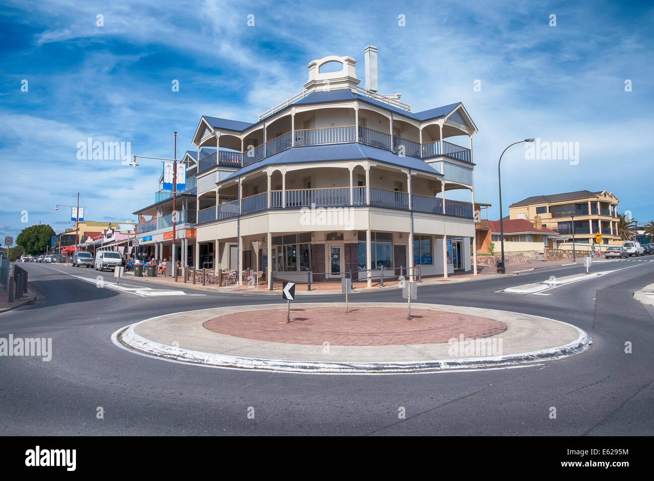 Einen Kreisverkehr die Esplanade und Jetty Road in Adelaide Brighton Beach in Australien treffen Stockfoto