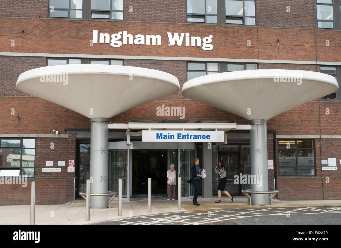 Eingang zum Ingham Flügel des South Tyneside Kreiskrankenhaus Nord-Ost England UK Stockfoto