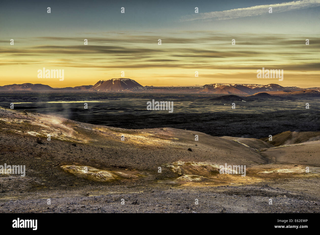 Geothermische heiße Quellen, Schlammlöcher und Fumarolen, Namaskard in der Nähe von See Myvatn, Northern, Island Stockfoto