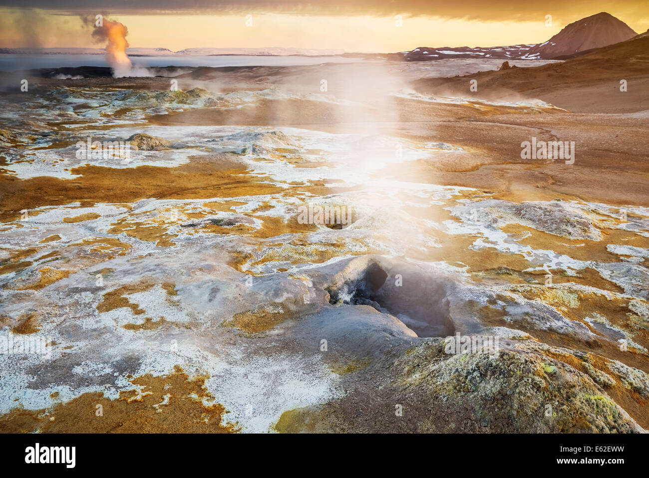 Geothermische heiße Quellen, Schlammlöcher und Fumarolen, Namaskard in der Nähe von See Myvatn, Northern, Island Stockfoto