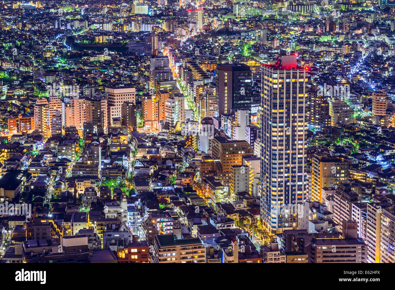 Tokyo, Japan dichten Stadtbild in Shinjuku Ward. Stockfoto