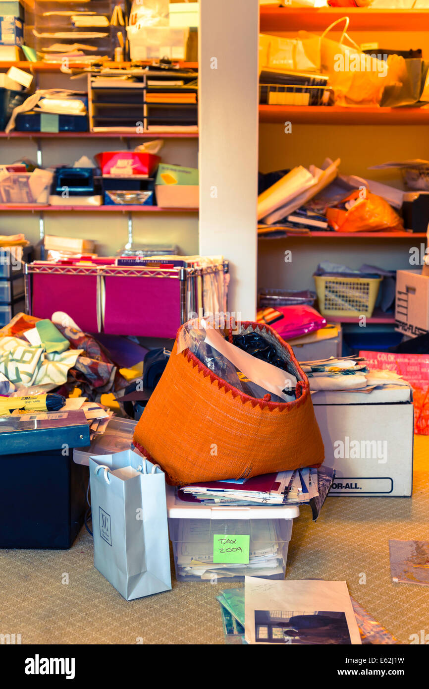 Messy Home Office, Wohnhaus, USA Stockfoto