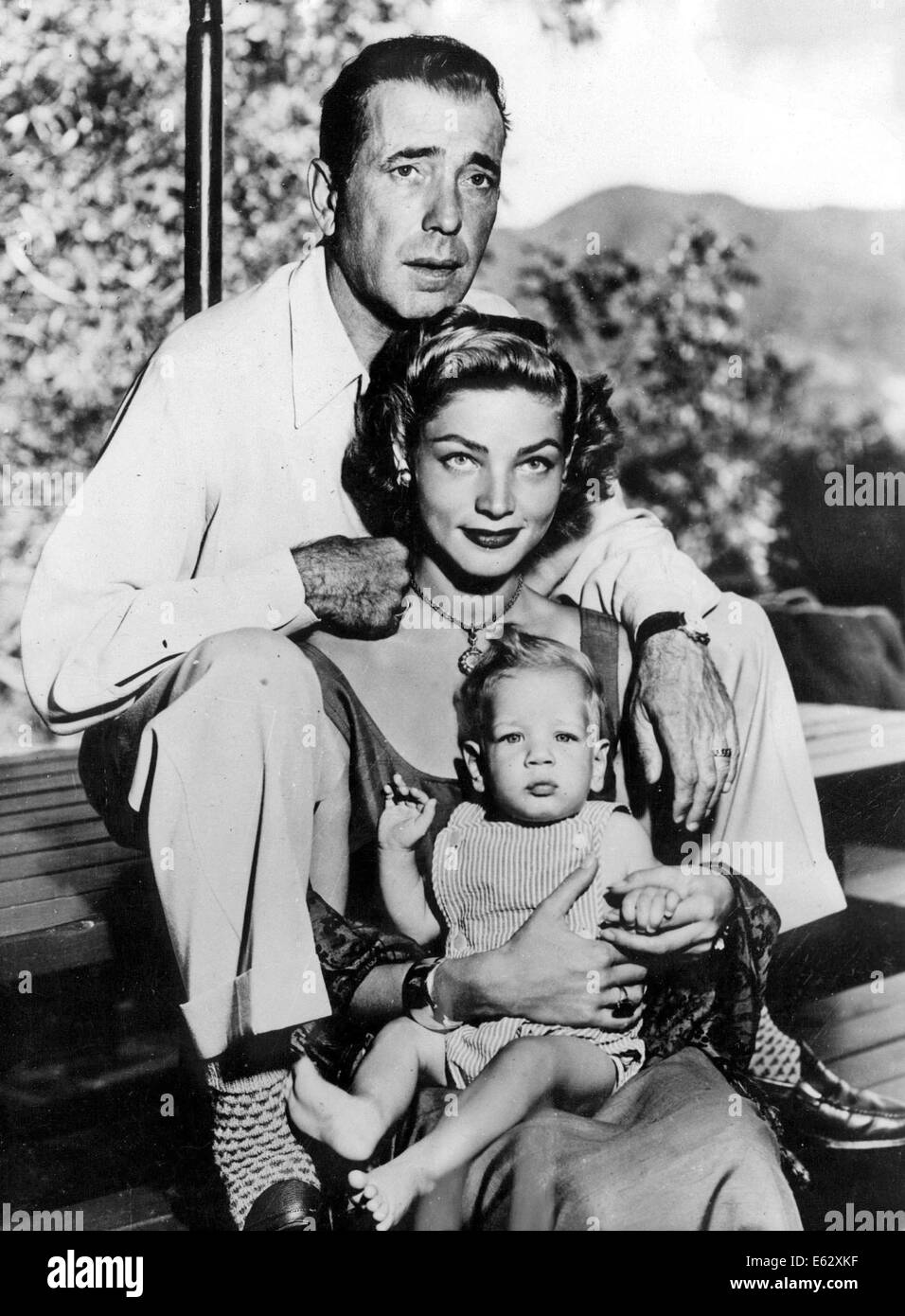 LAUREN BACALL (Sept. 16, 1924 - 12. August 2014) geboren Betty Joan Perske, war eine US-amerikanische Schauspielerin und Model, bekannt für ihre unverwechselbaren rauchigen Stimme und schwül sieht. Sie tauchte erstmals als Hauptdarstellerin in der Humphrey Bogart-Film-Noir-Filme von 1940, sowie komödiantische Rollen in "Wie einen Millionär zu heiraten" (1953) und "Gestaltung Frau" (1957). Bacall habe auch Broadway-Musicals, gewann Tony Awards für "Applaus" im Jahr 1970 und "Woman of the Year" im Jahr 1981. Ihre Leistung in dem Film "The Mirror Has Two Faces" (1996) brachte ihr eine Golden Globe Award und eine Oscar-Nominierung. Stockfoto