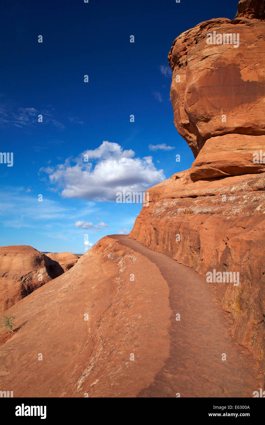 Trail zum Delicate Arch, Arches-Nationalpark in der Nähe von Moab, Utah, USA Stockfoto
