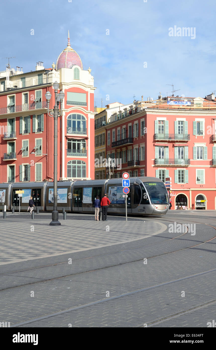 Place Massena, Stadtplatz oder Plaza & Bahn oder Straßenbahn Nice Alpes-Maritimes Frankreich Stockfoto