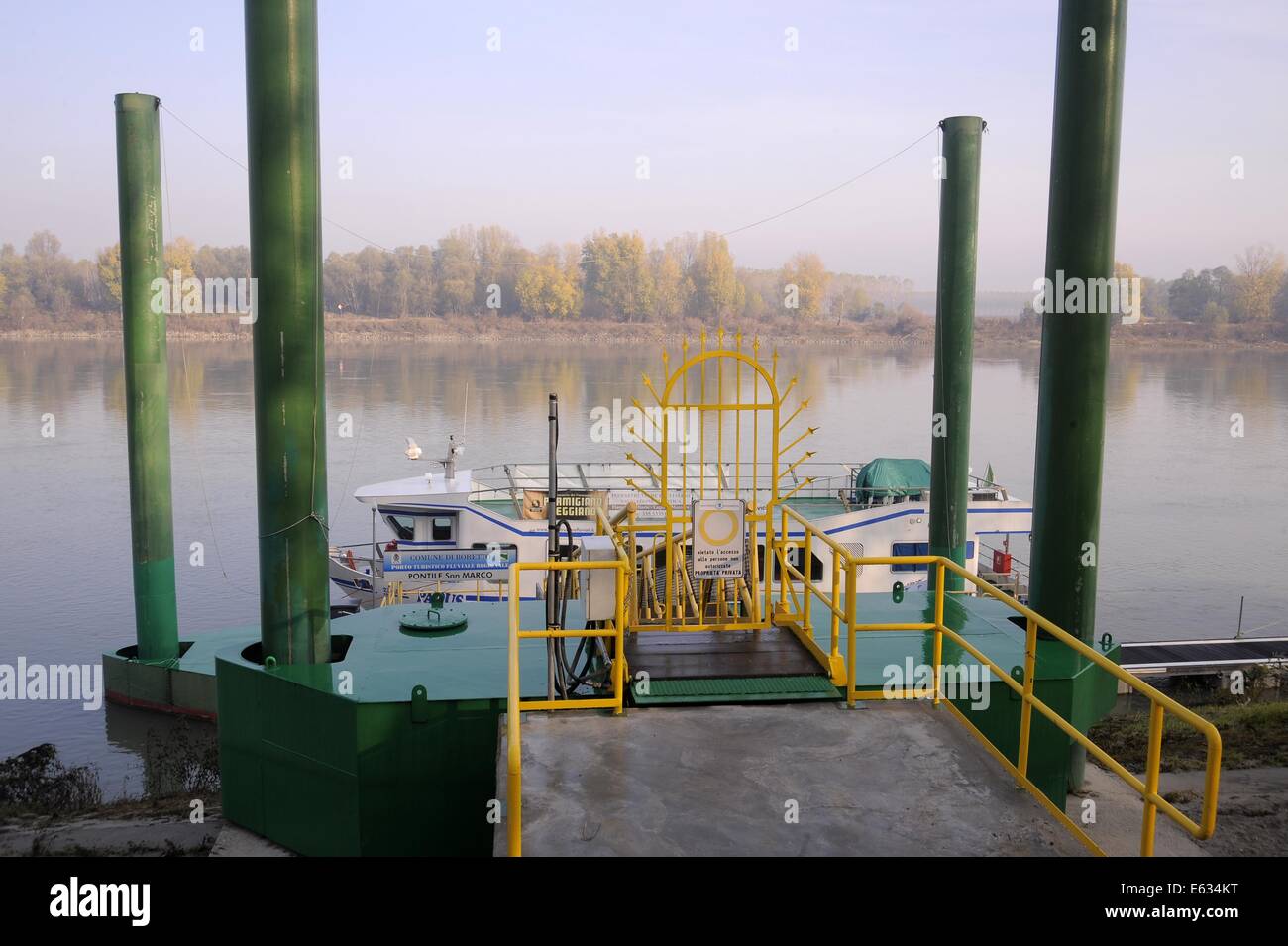 Boretto (Reggio Emilia, Italien), Anlegestelle am Fluss Po Stockfoto