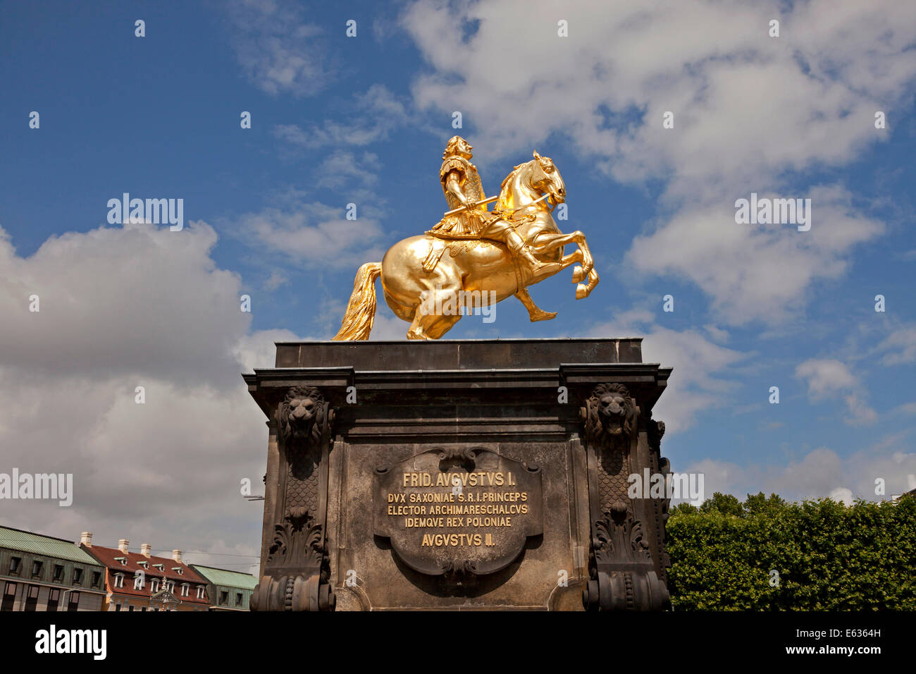Goldener Reiter oder Goldener Reiter, eine vergoldete Reiterstatue des Kaisers Augustus das starke in Dresden, Sachsen, Deutschland, Europa Stockfoto