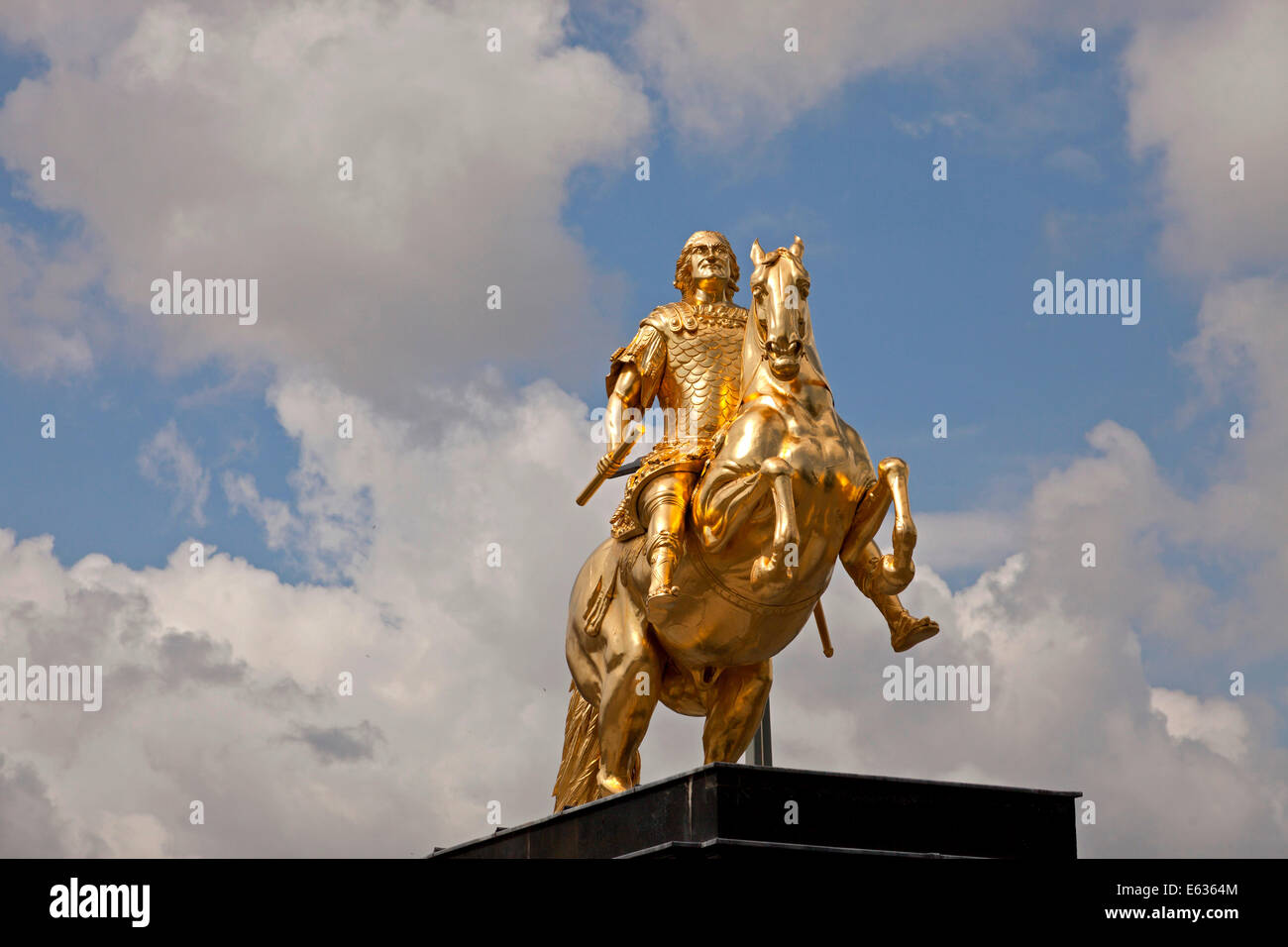 Goldener Reiter oder Goldener Reiter, eine vergoldete Reiterstatue des Kaisers Augustus das starke in Dresden, Sachsen, Deutschland, Europa Stockfoto