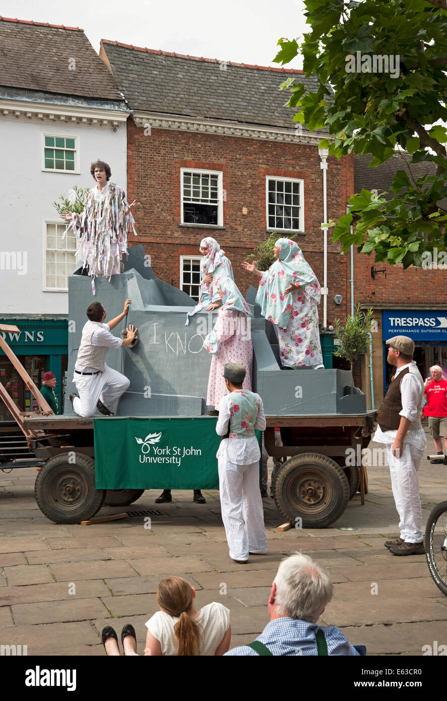 Die Aufführung von The Raising of Lazarus at the Mystery Spielt im Sommer York North Yorkshire England Großbritannien GB Großbritannien Stockfoto