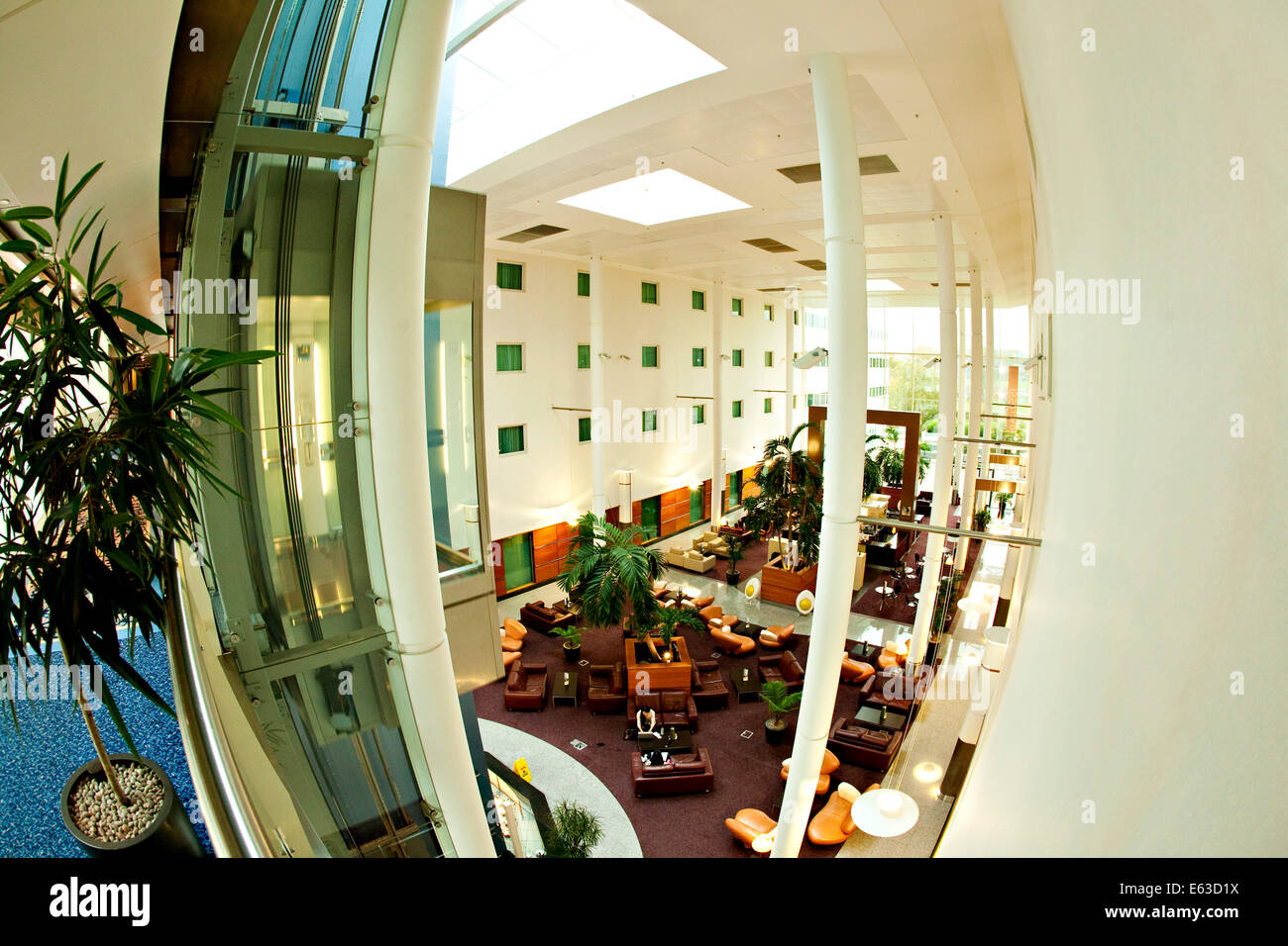 Gatwick Arora International Hotel Lounge von oben geschossen Stockfoto