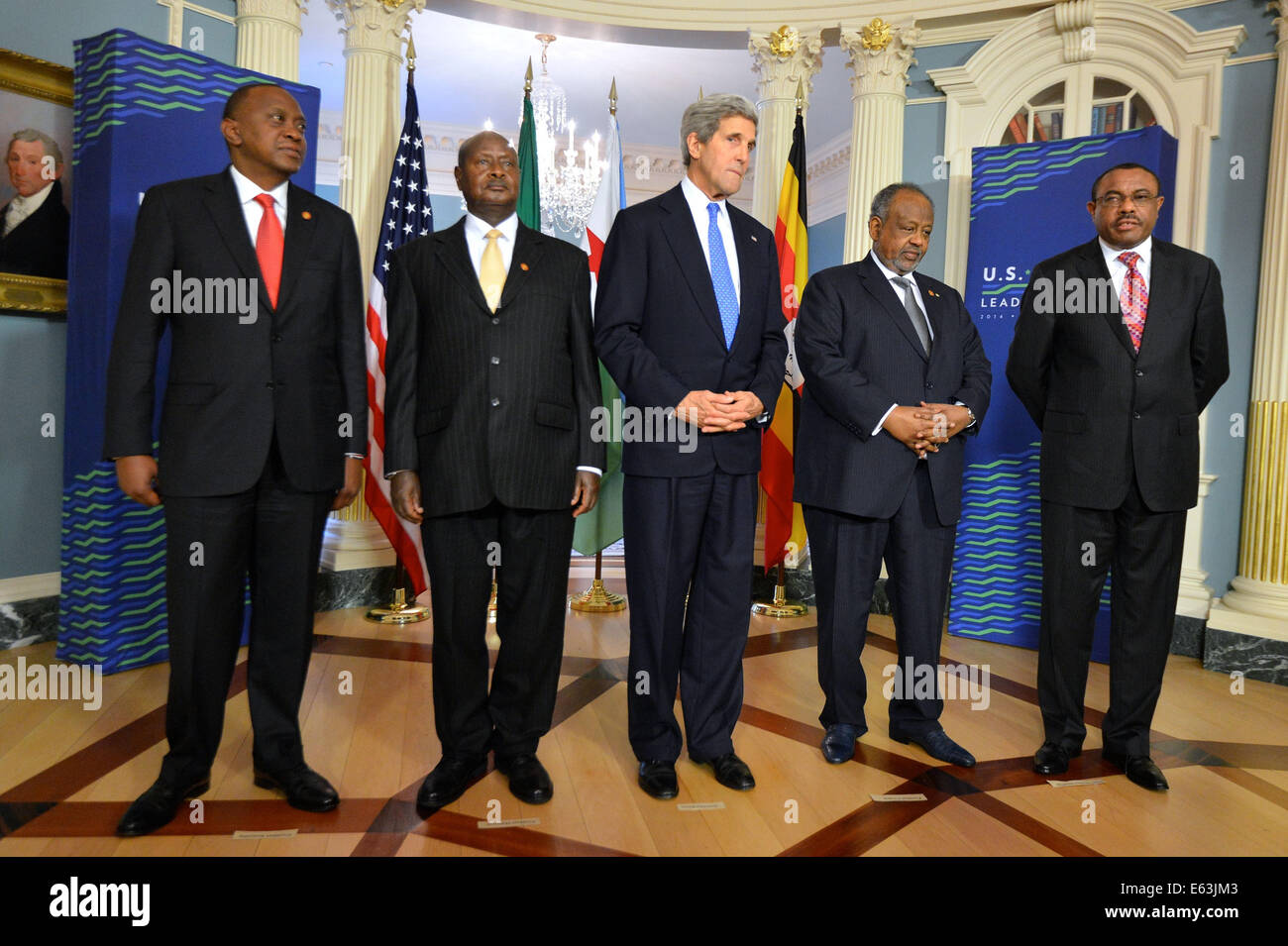 US-Außenminister John Kerry trifft sich mit regionalen Delegationsleiter, die Situation im Südsudan an das US-Außenministerium in Washington, D.C., am 5. August 2014 zu diskutieren. Führungskräfte aus den afrikanischen Kontinent sind in der Nation e Stockfoto