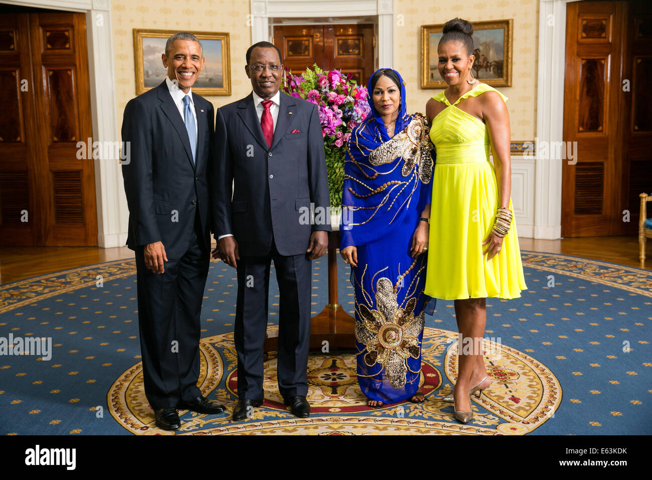 Präsident Barack Obama und First Lady Michelle Obama begrüßt seine Exzellenz Idriss Déby Itno, Präsident der Republik Tschad, ein Stockfoto