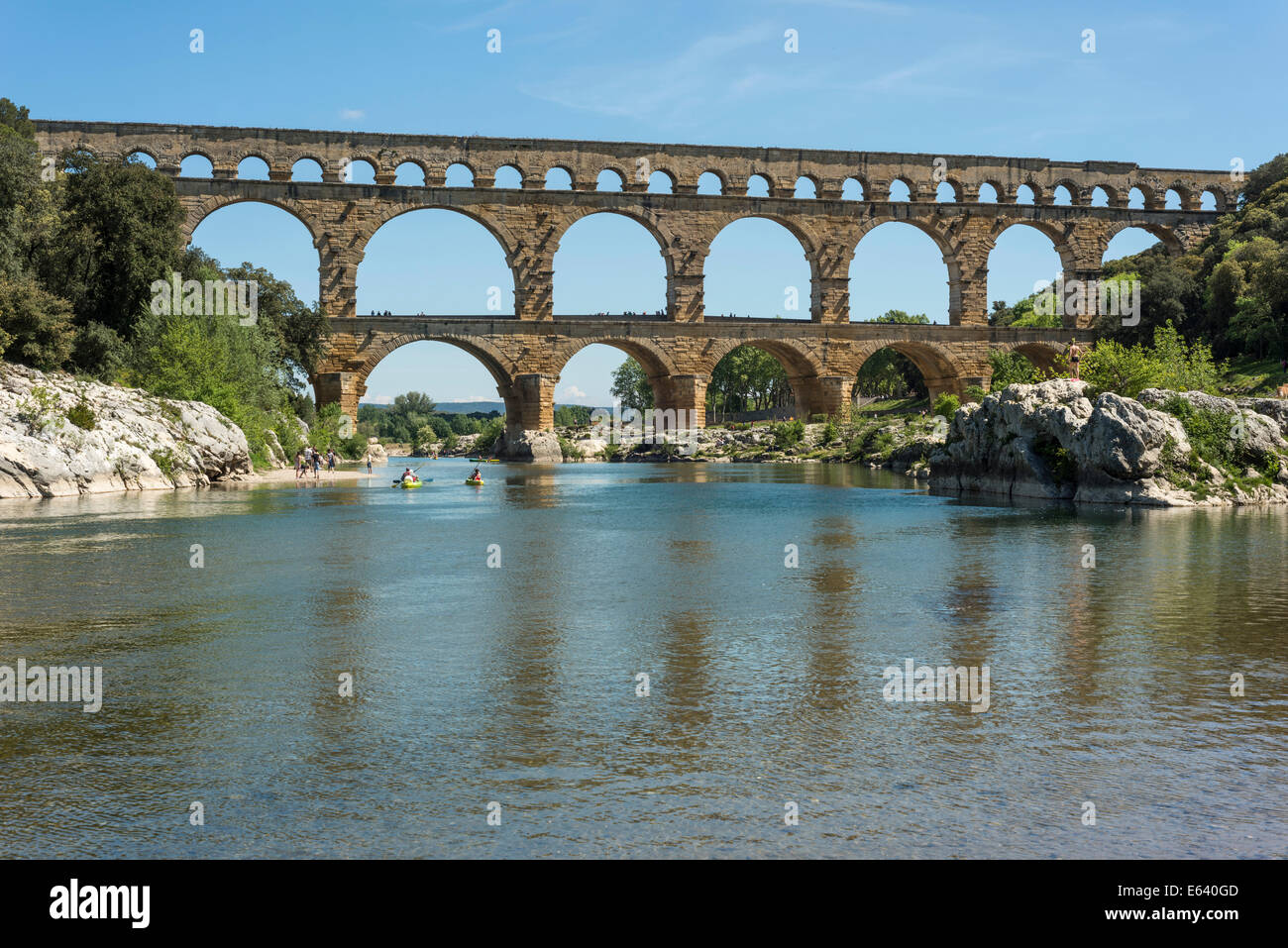 Pont du Gard, römische Aquädukt, UNESCO-Weltkulturerbe, über den Fluss Gardon, Vers-Pont-du-Gard, Département Gard Stockfoto
