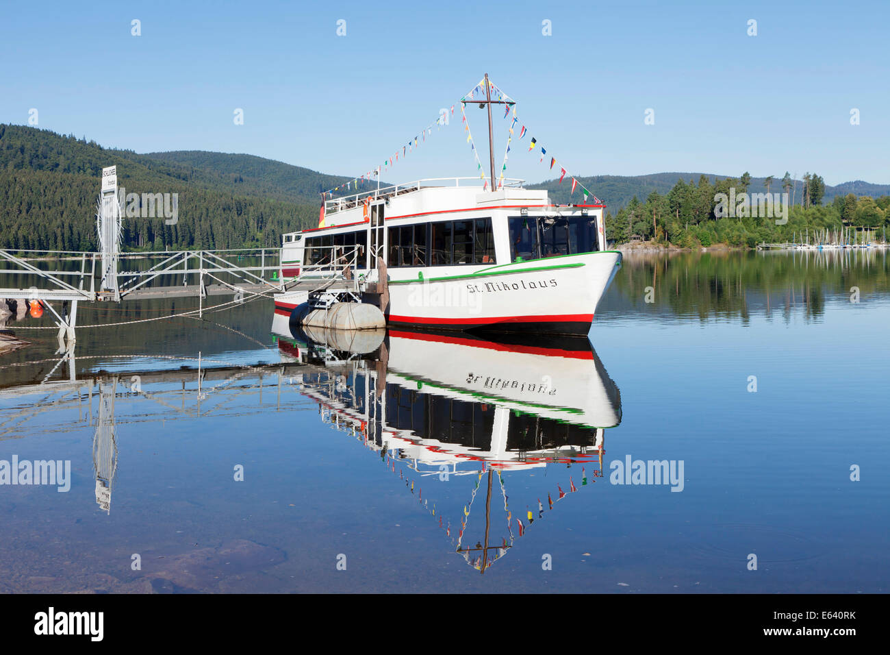 Ausflugsschiff auf See Schluchsee, Schwarzwald, BadenWürttemberg