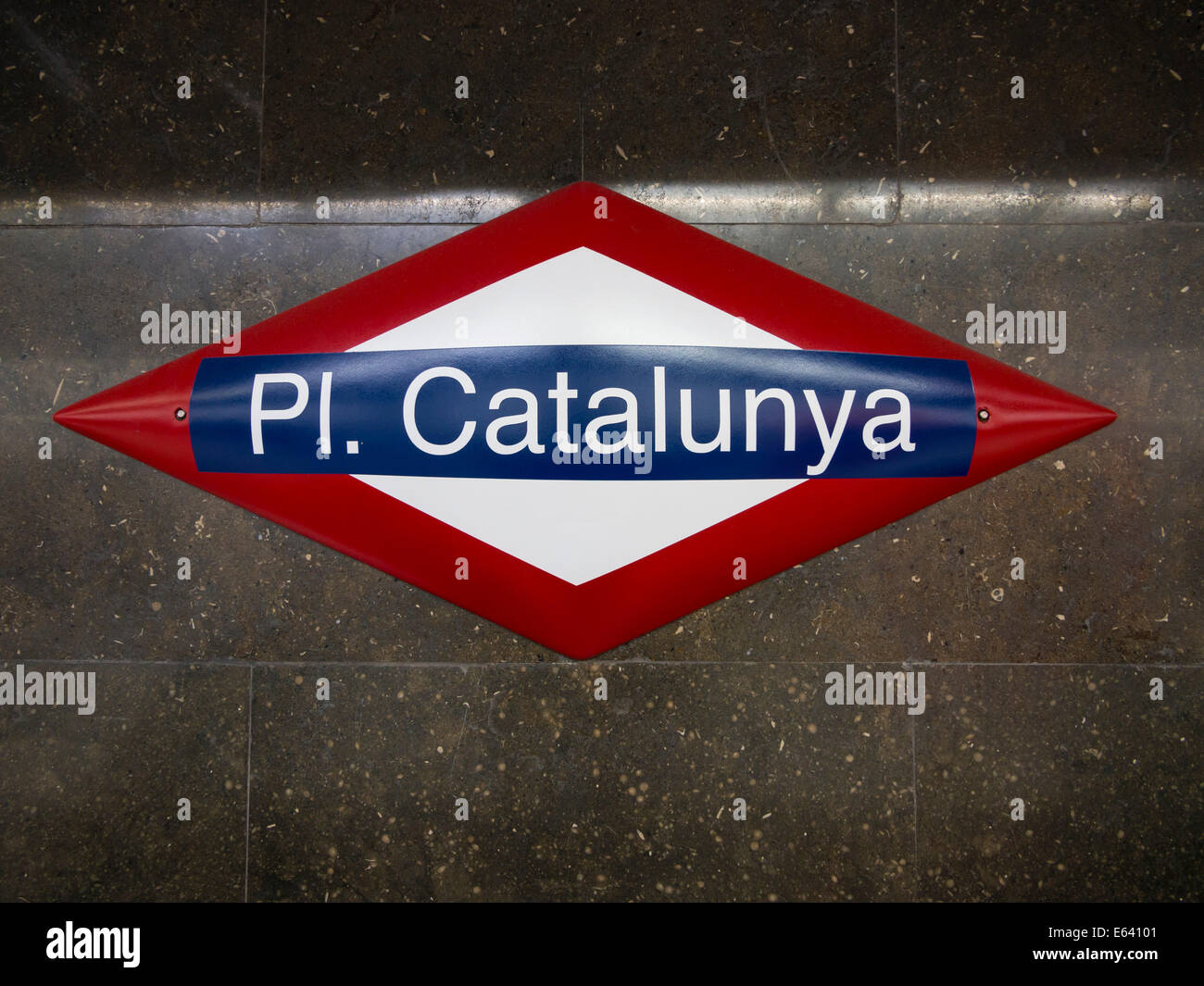 Zeichen für die u-Bahnstation Plaza Catalunya, Barcelona, Katalonien, Spanien Stockfoto