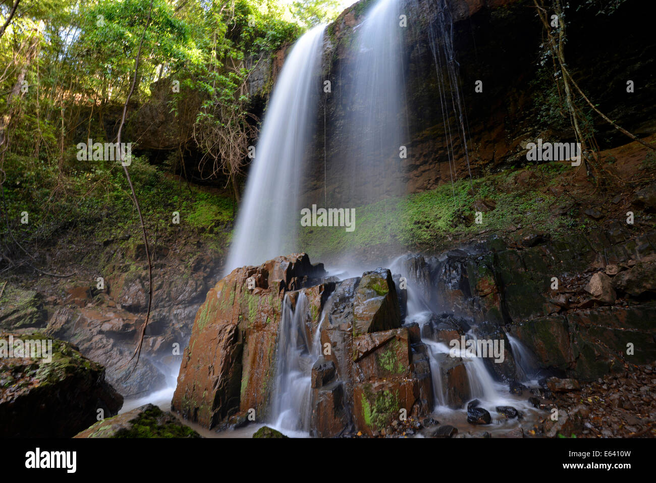 Cha Ong Wasserfall, 18 m, in den Dschungel, Banlung, Provinz Ratanakiri, Kambodscha Stockfoto