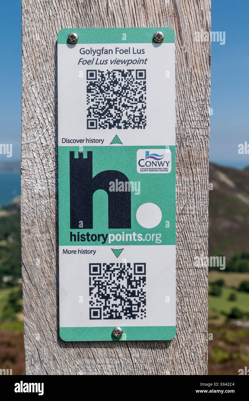 Wales Küste Blick Punkt QR Barcode auf Foel Lus oberhalb Capelulo North Wales Küste Stockfoto
