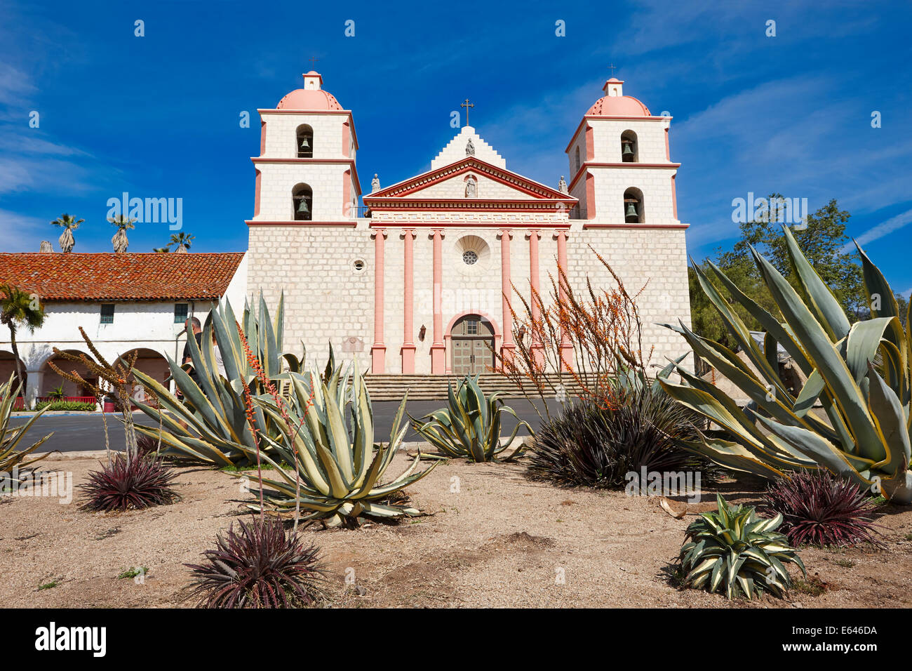 Außenansicht der Mission Santa Barbara. Santa Barbara, Kalifornien, USA. Stockfoto