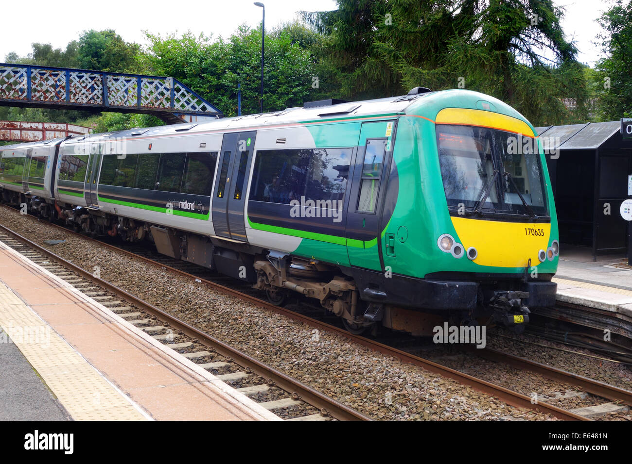 Personenzug Züge London Midland Uk Stockfoto