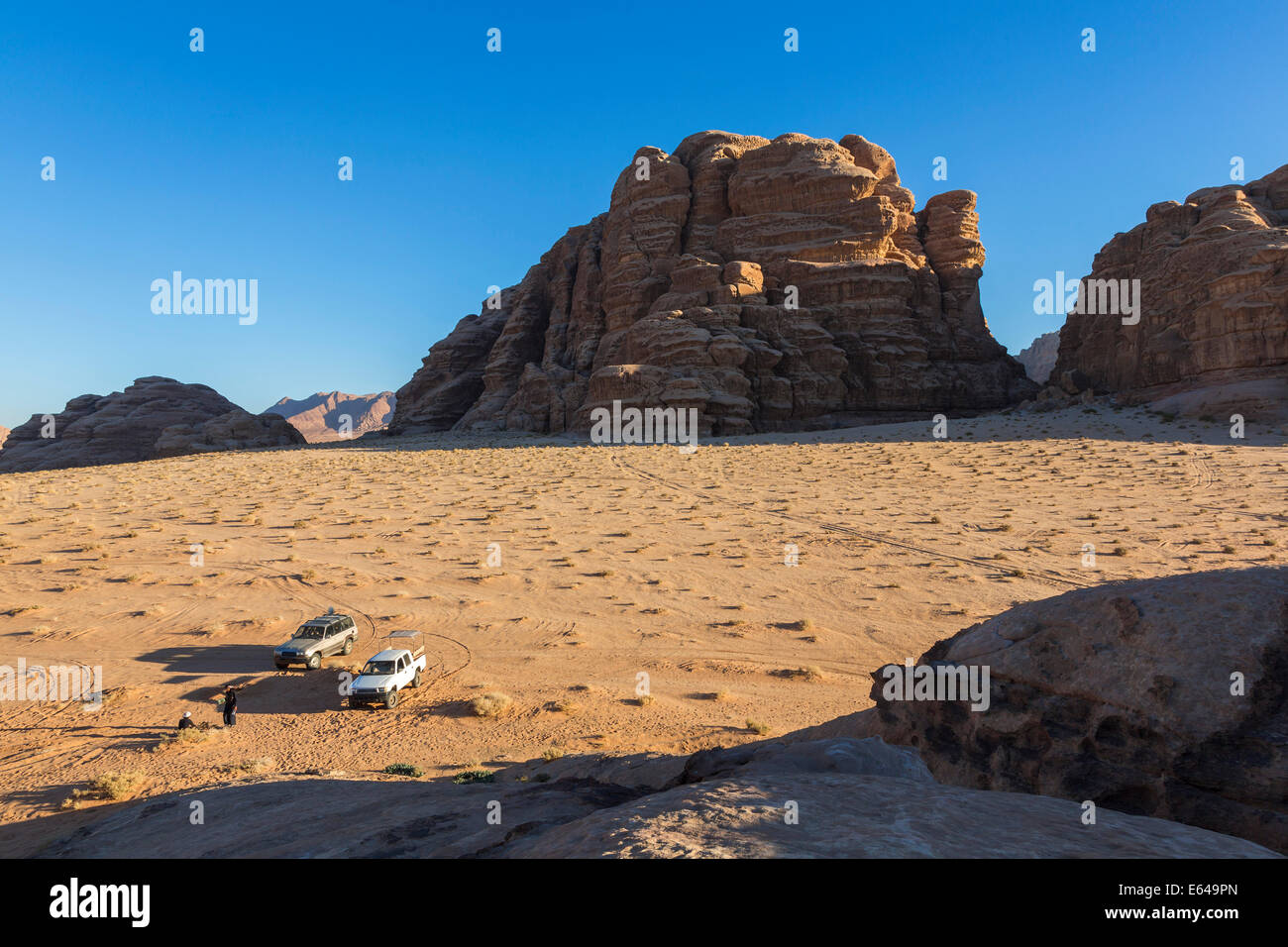 Erkunden Wüste Wadi Rum mit dem Auto, Wadi Rum, Jordanien Stockfoto