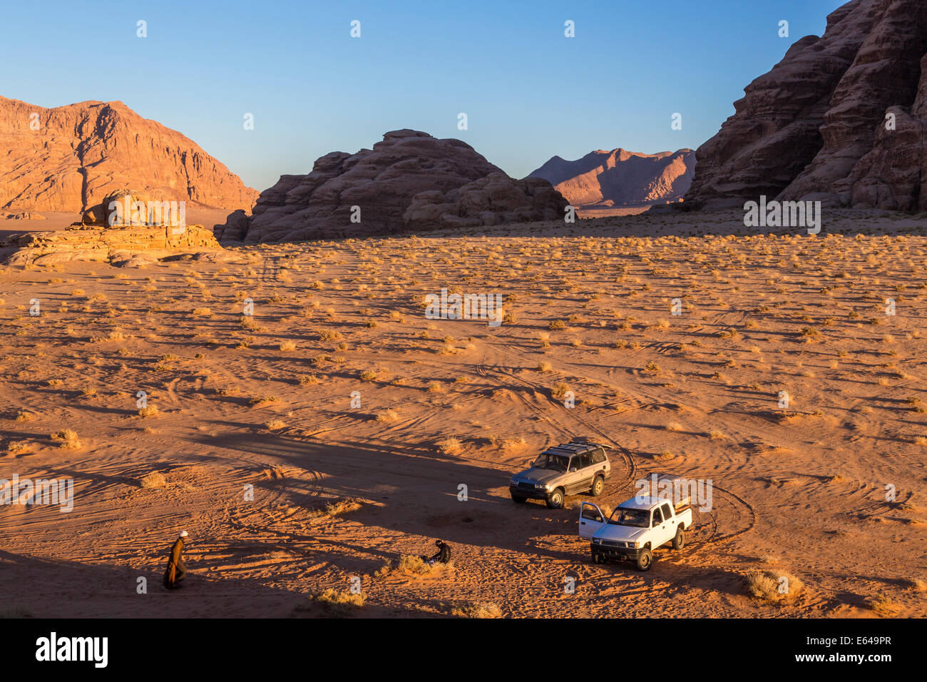 Spuren in der Wüste, Wadi Rum, Jordanien Stockfoto