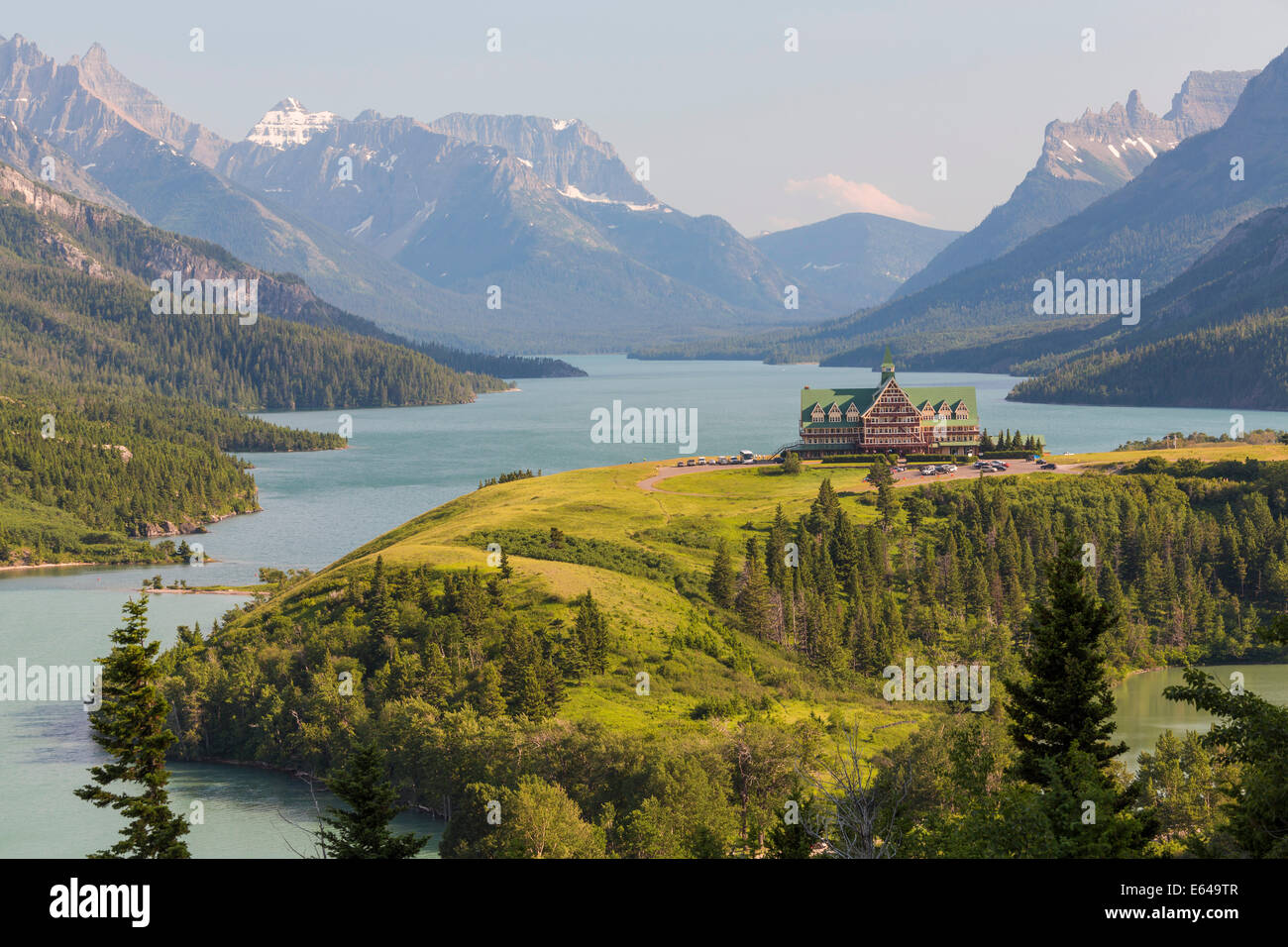 Waterton Lakes Nationalpark, Alberta, Kanada, historische Prince Of Wales Hotel in Waterton Lake, Kanadische Rockies Stockfoto