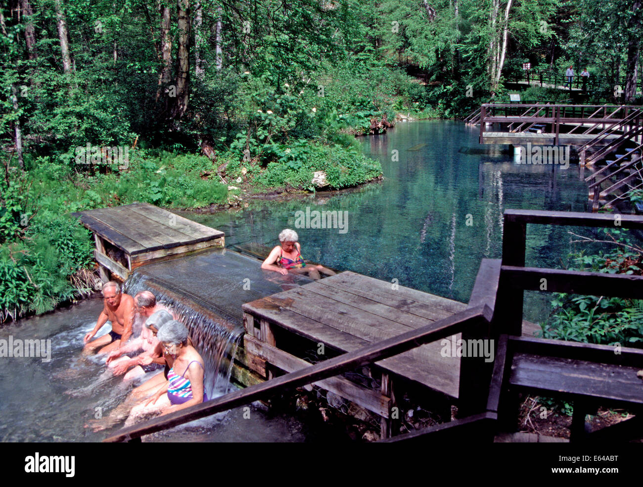 Entspannen Sie in das Ambiente der Liard River Hot Springs, Britisch-Kolumbien Stockfoto