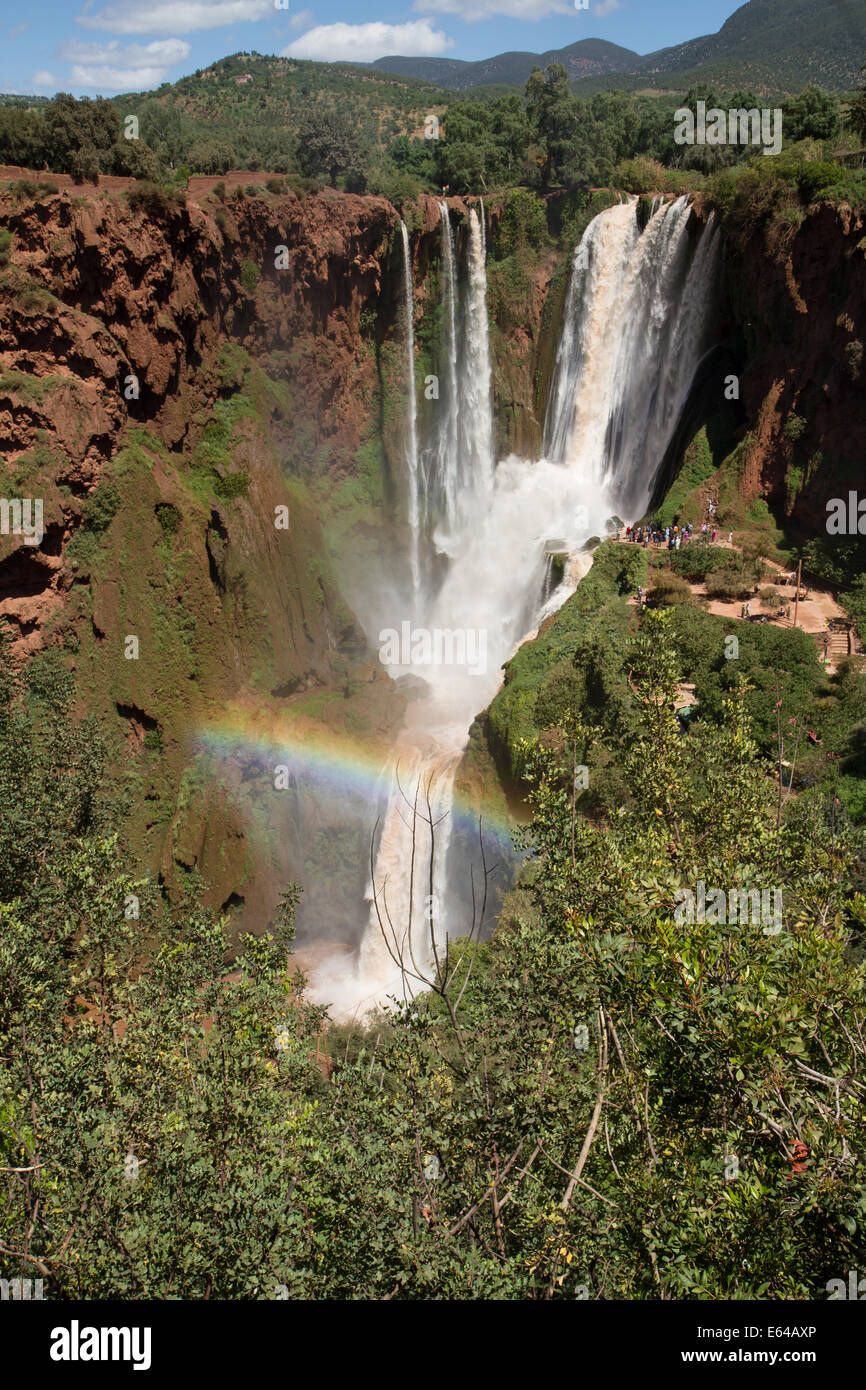 Ouzoud Falls, Imuzzar n wuẓuḍ, im Atlasgebirge, Marokko in vollem Fluss nach den jüngsten Regenfällen. April 2012. David Smith/Alamy Stockfoto
