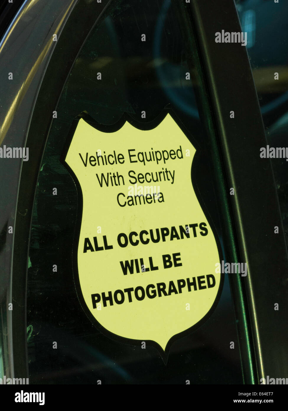 Alert Zeichen auf einem Auto-Service Fenster, USA Stockfoto