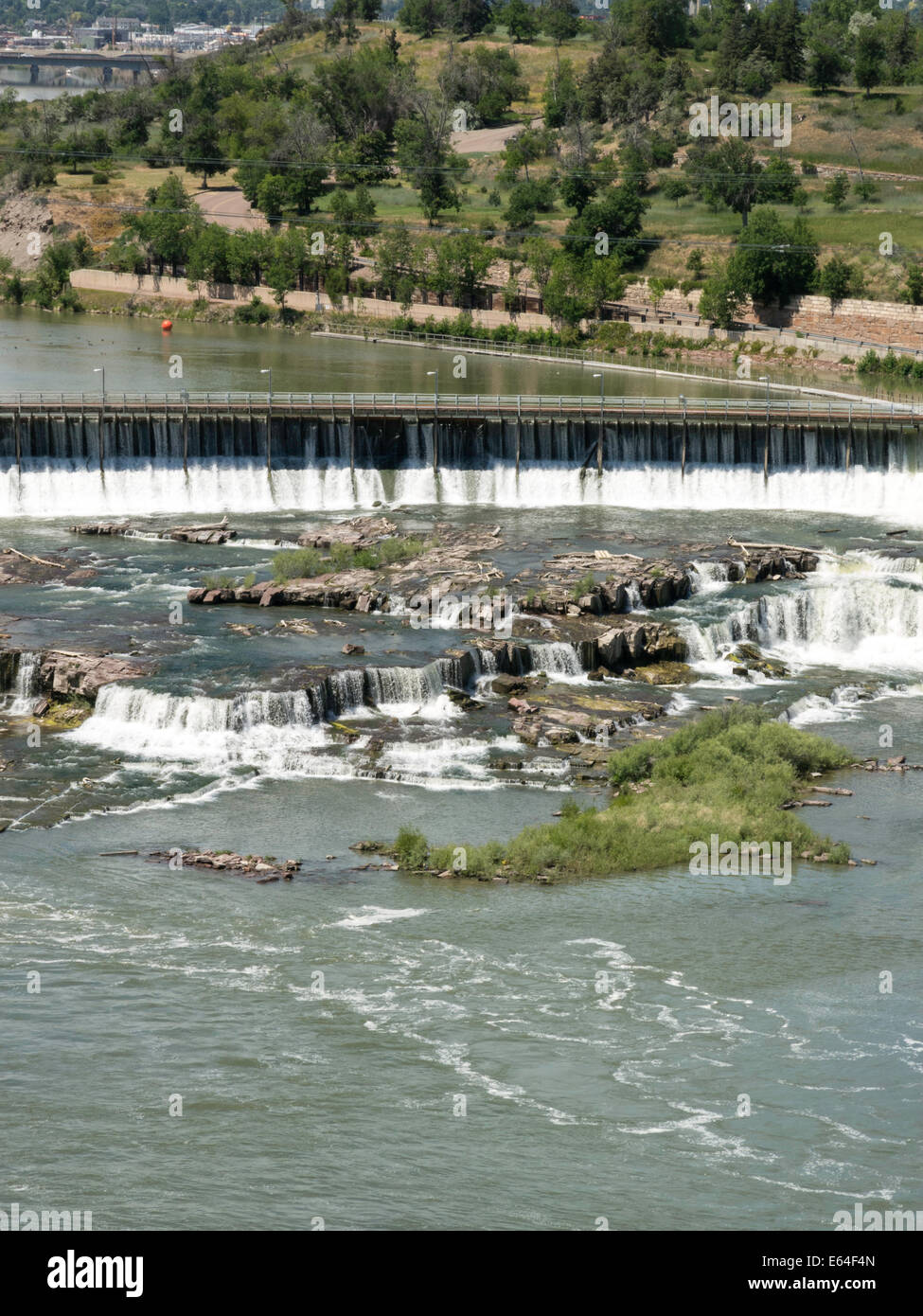 Schwarzer Adler fällt Dam, Missouri River, Great Falls, MT Stockfoto