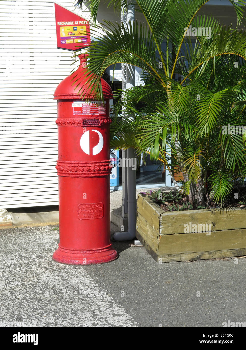 Red Post Box auf Hamilton Island, Great Barrier Reef, Australien Stockfoto