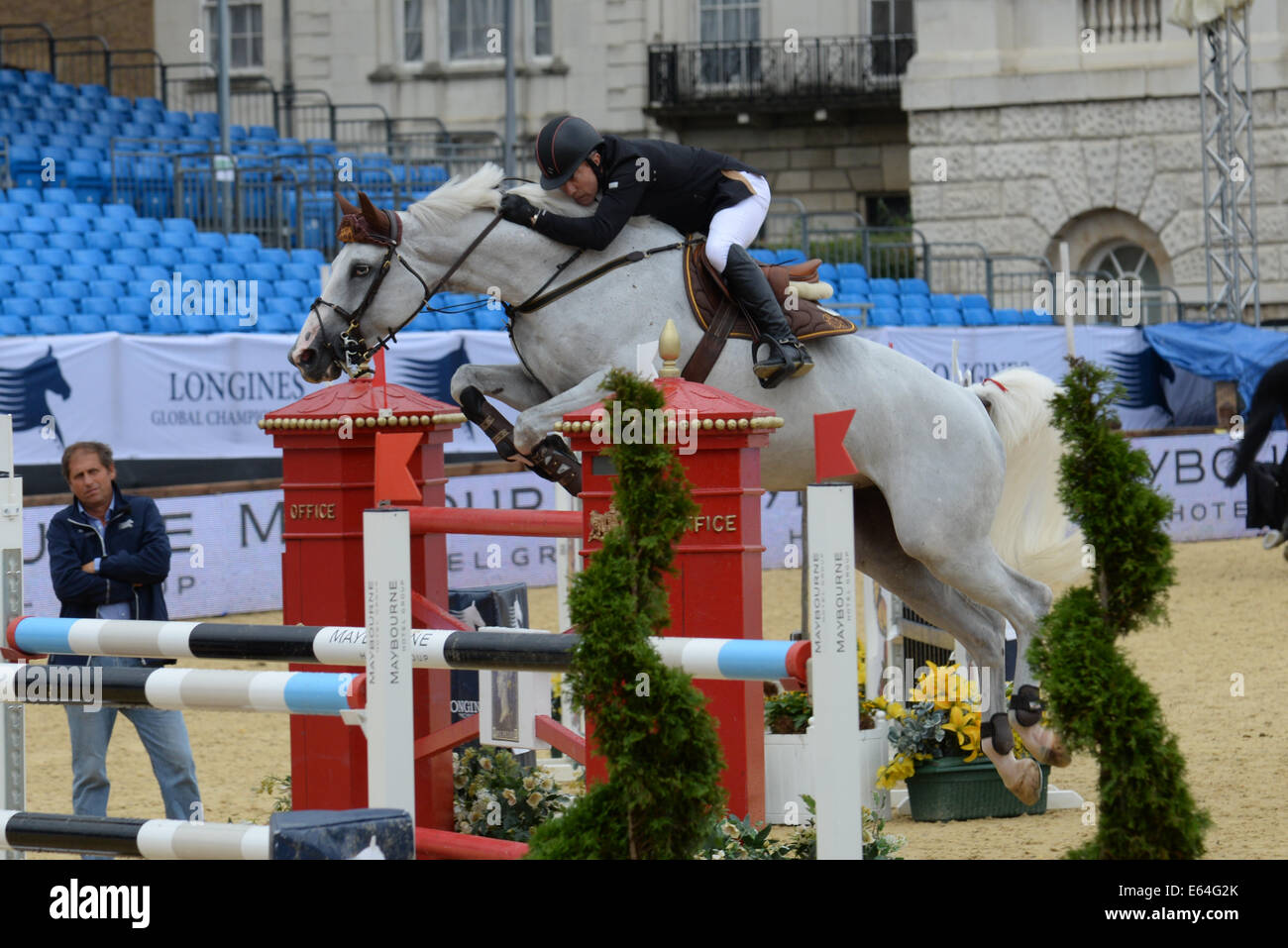 London, UK. 14. August 2014. Konstante van Paesschen teilnehmen Pferd Springprüfung bei Longines Global Champions Tour am Horse Guard Parade in London. Bildnachweis: Siehe Li/Alamy Live News Stockfoto