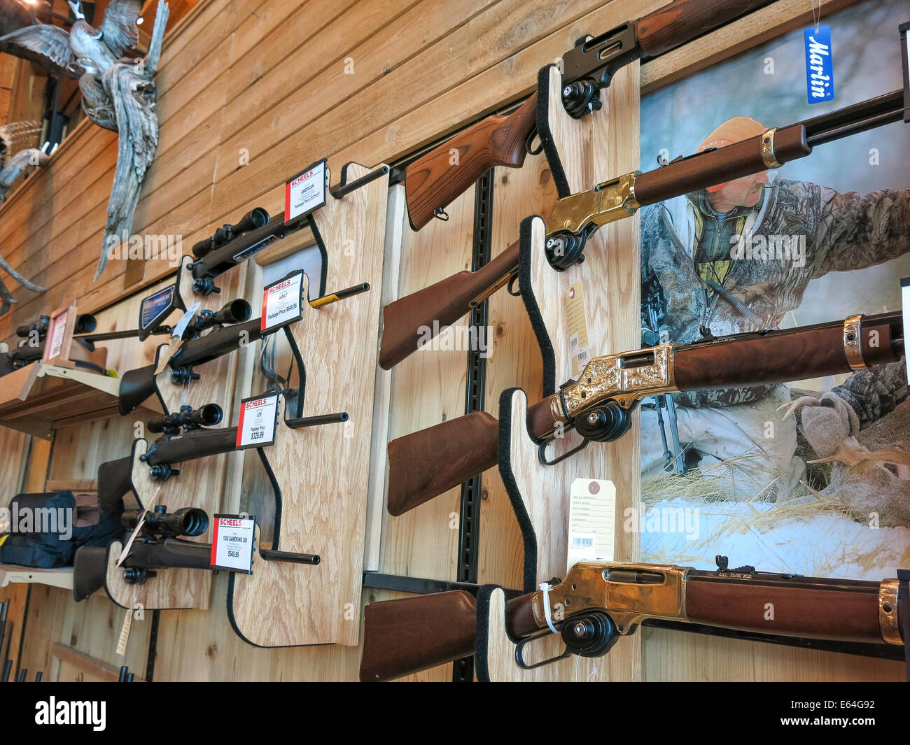 Hebel Action Gewehre, Scheels Sporting Goods Store, Great Falls, Montana, USA Stockfoto