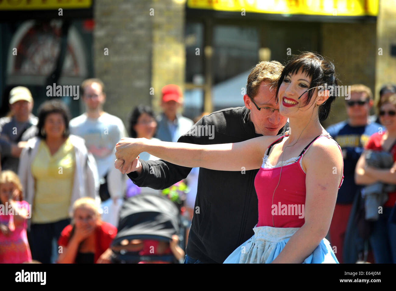 Bilder von Künstlern an der Dundas Street Festival statt in London, Ontario. Stockfoto