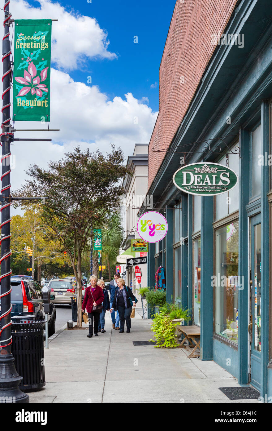 Geschäfte an der Bay Street im historischen Stadtzentrum von Beaufort, South Carolina, USA Stockfoto