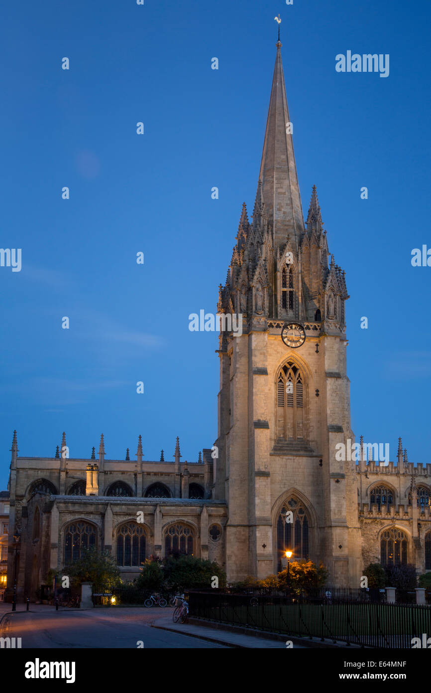 Dämmerung über Universität Kirche St Mary the Virgin, Oxford, Oxfordshire, England Stockfoto