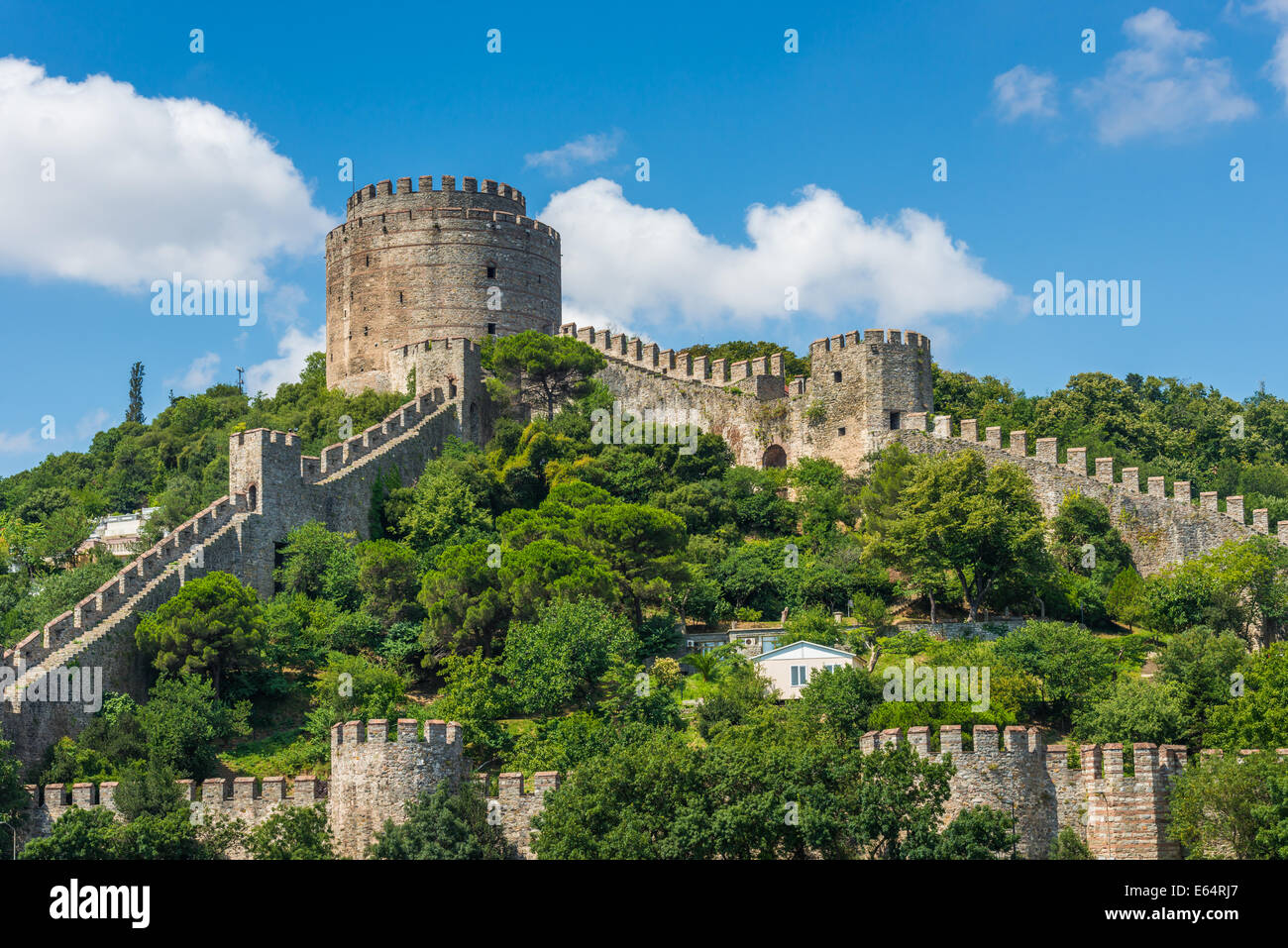 Rumeli Festung am Ufer des Bosporus in Istanbul, Türkei. Stockfoto