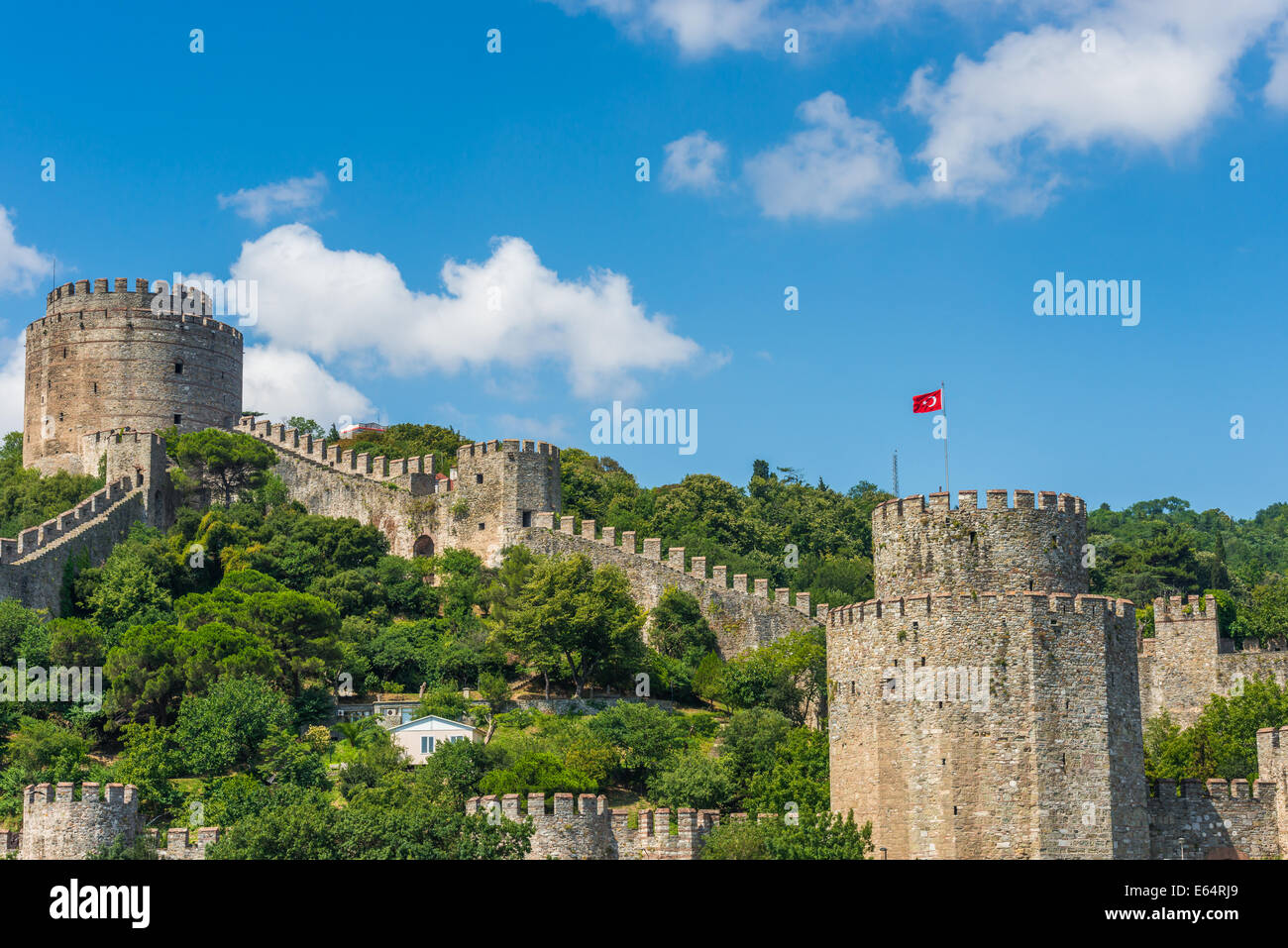 Rumeli Festung am Ufer des Bosporus in Istanbul, Türkei. Stockfoto