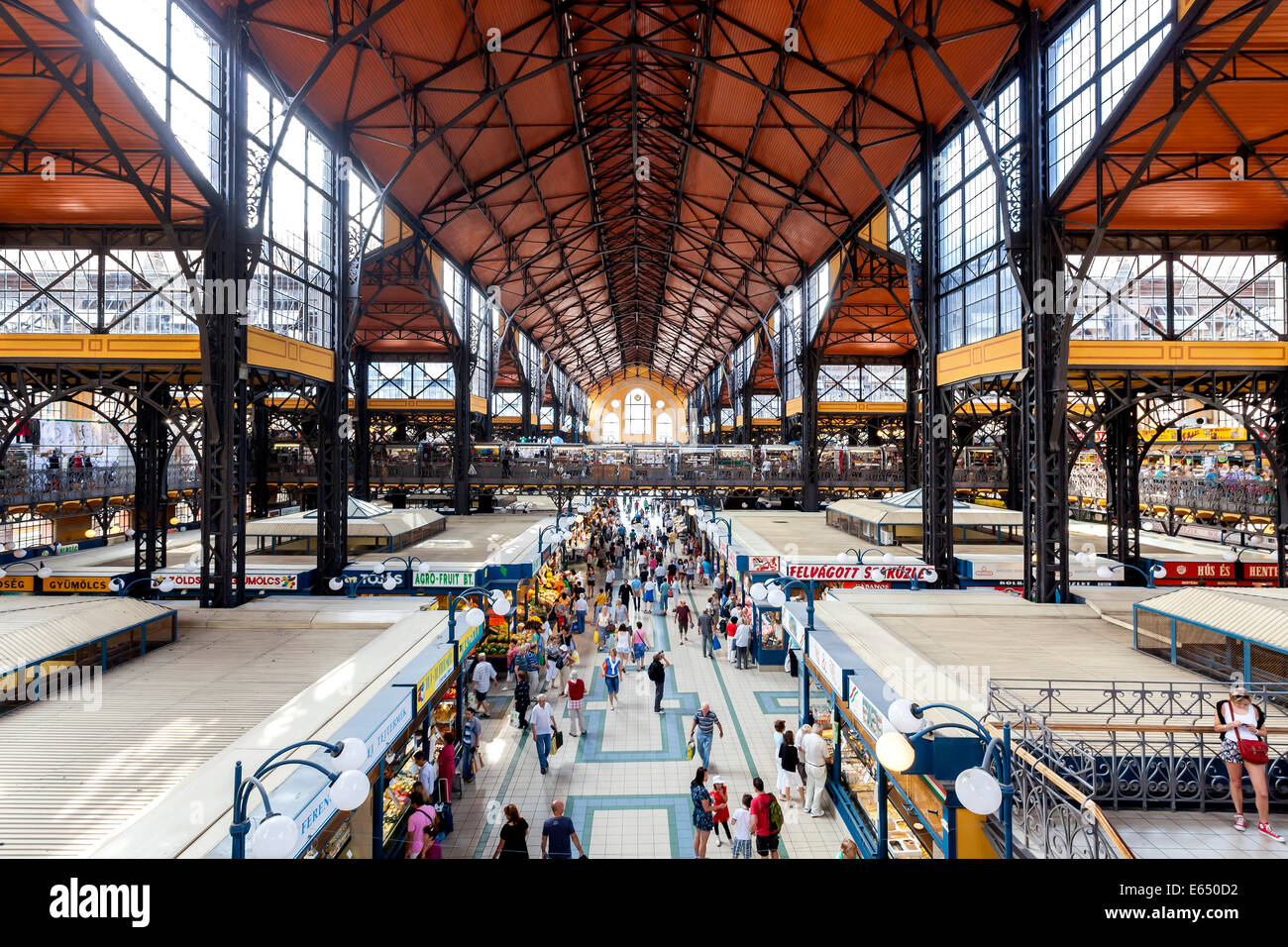 Interieur, große Markthalle oder zentralen Markthalle, Központi Vasarcsarnok, Budapest, Ungarn Stockfoto
