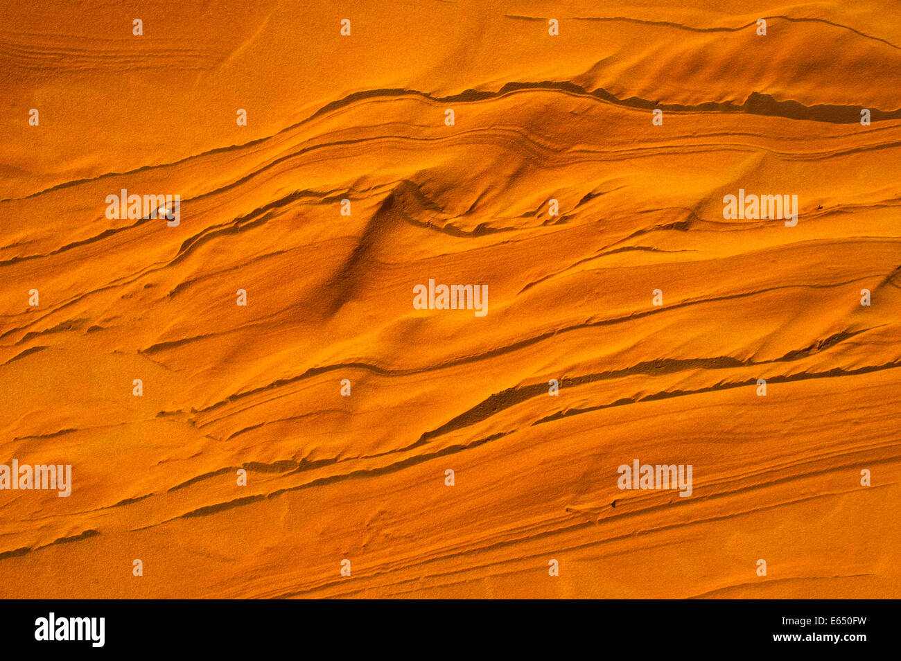 Muster in den Sand gebildet durch Wind, nach heftigen Regenfällen Sanddünen der Sahara, Südmarokko, Erg Chebbi, Marokko Stockfoto