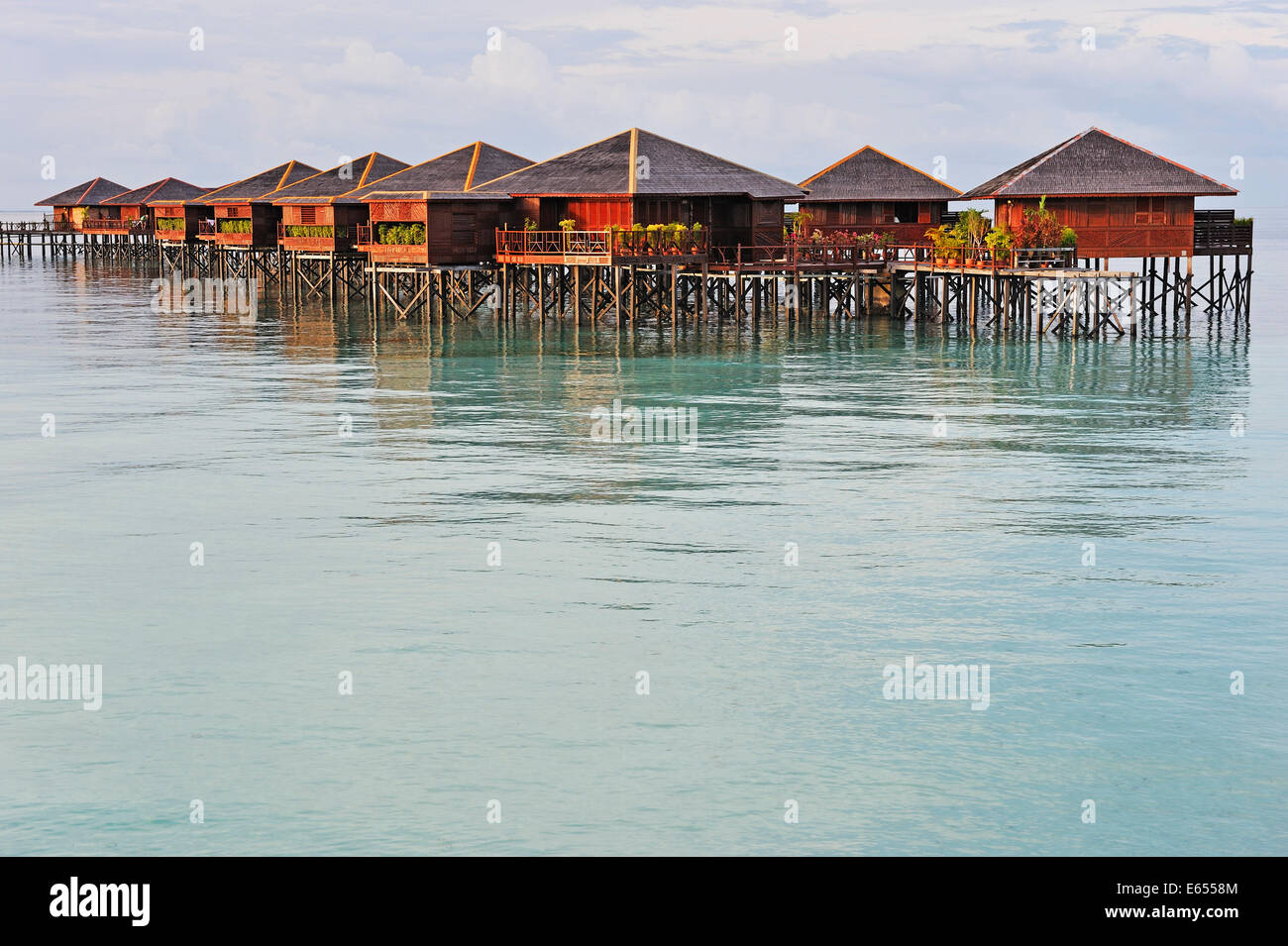 Bungalow Urlaub Resort auf Lagune, Insel Borneo, Sabah State, Malaysia, Südost-Asien Stockfoto