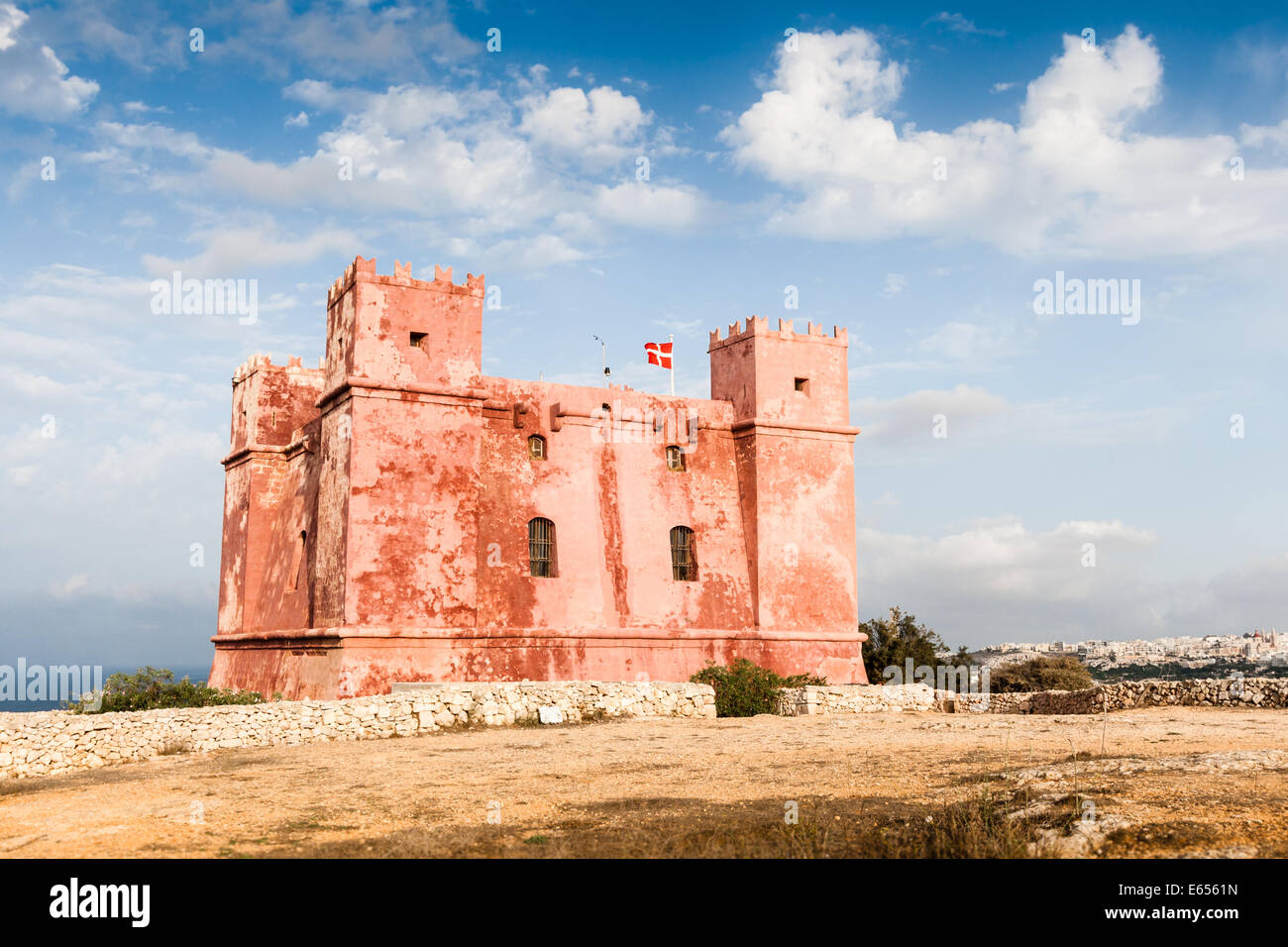 St. Agatha-Turm (a.k.a. rot). Gelegen in einer beherrschenden Position (Marfa Ridge) in Malta. Stockfoto